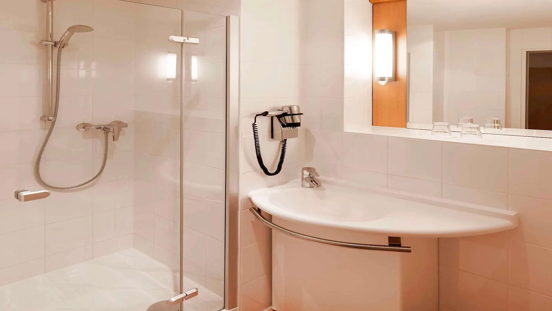 Ibis Hotel Nuernberg Altstadt 2*, Norimberga